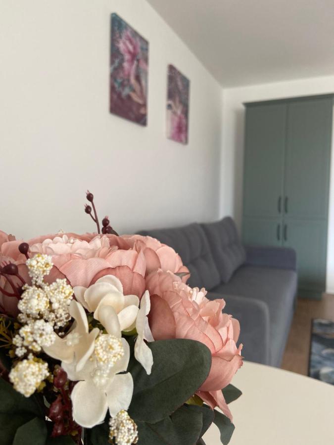 Focus Apartament Floreşti Esterno foto